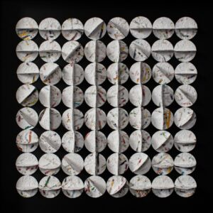 szara abstrakcja geometryczna z papieru czerpanego - kompozycja no.30