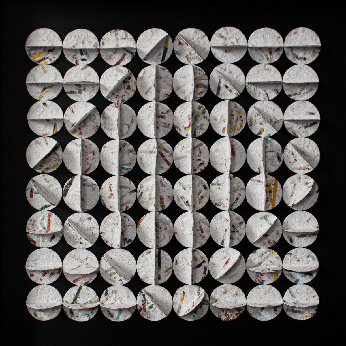 szara abstrakcja geometryczna z papieru czerpanego - kompozycja no.30