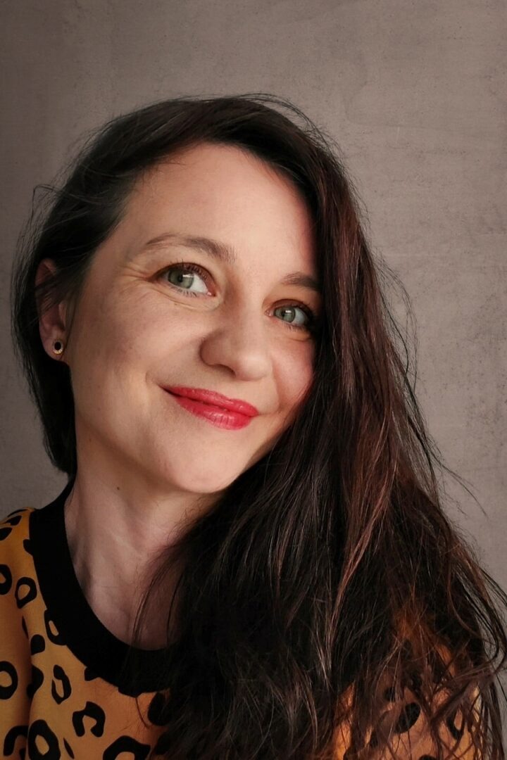 Beata Basińska artystka projektantka prowadząca pracownię artystyczną i galerię sztuki